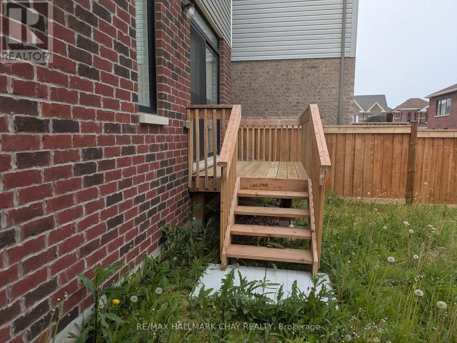 18 Valleybrook Road, Barrie, Ontario  L9J 0L4 - Photo 5 - S12207564
