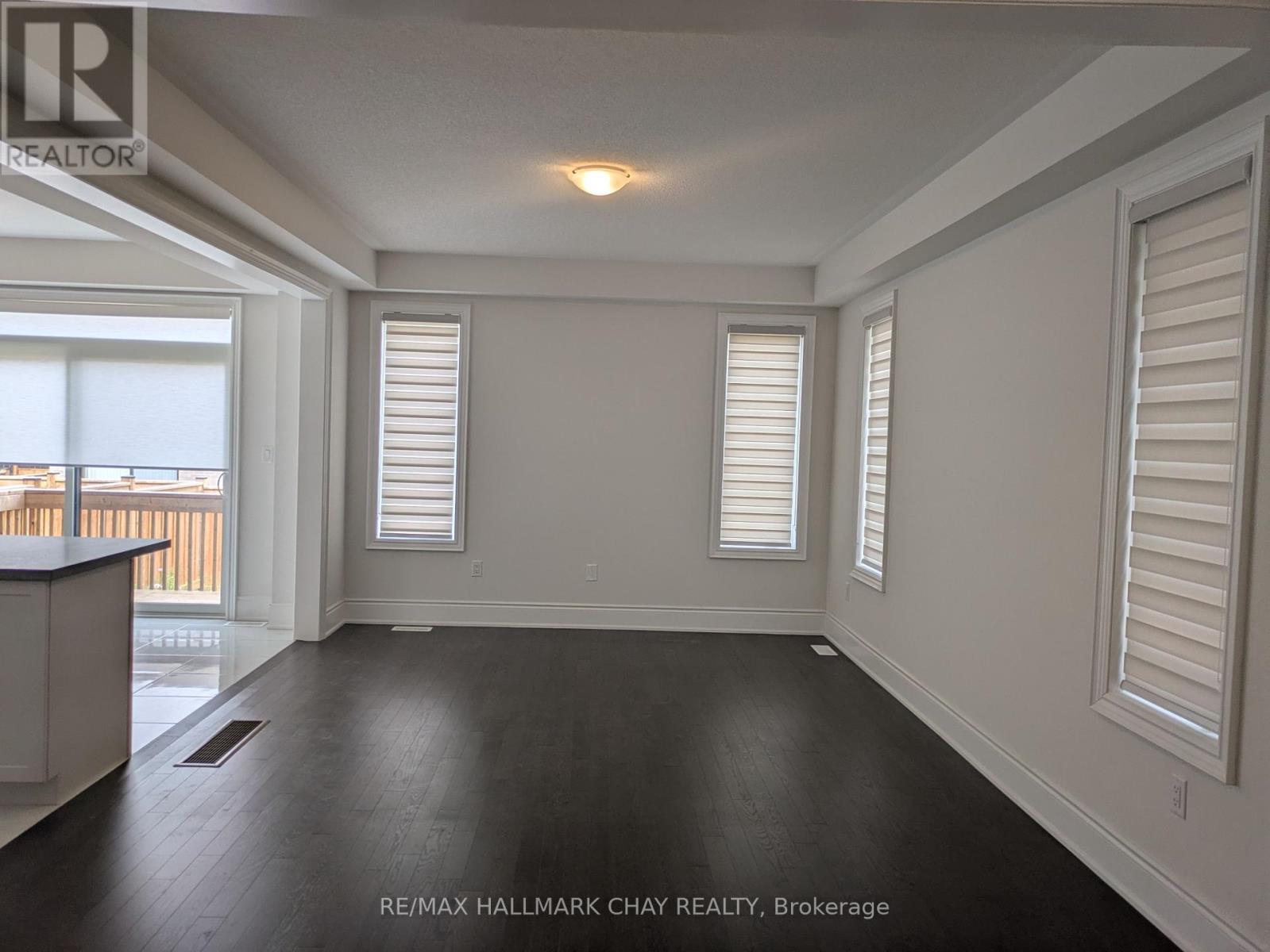 18 Valleybrook Road, Barrie, Ontario  L9J 0L4 - Photo 8 - S12207564
