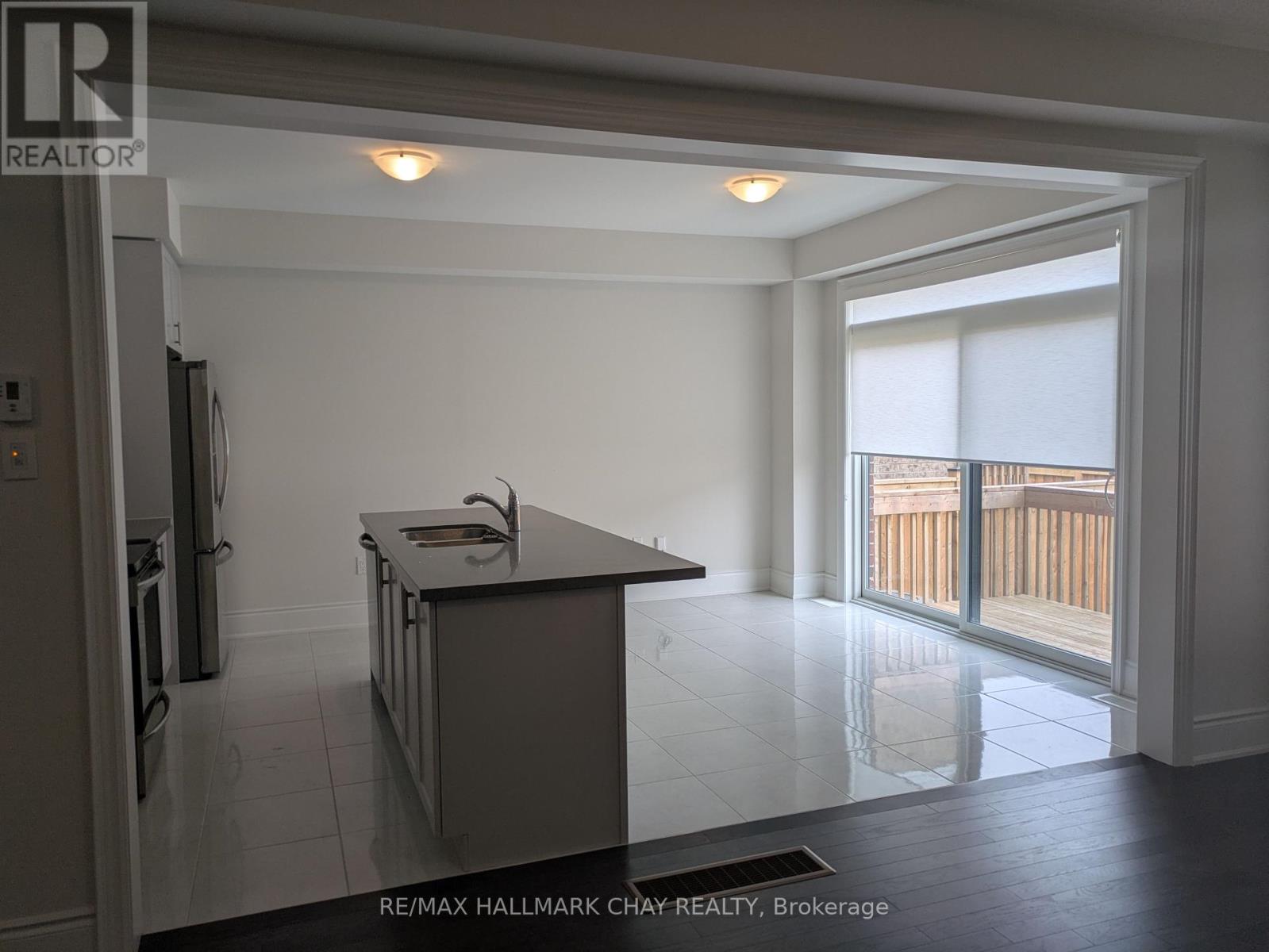 18 Valleybrook Road, Barrie, Ontario  L9J 0L4 - Photo 9 - S12207564