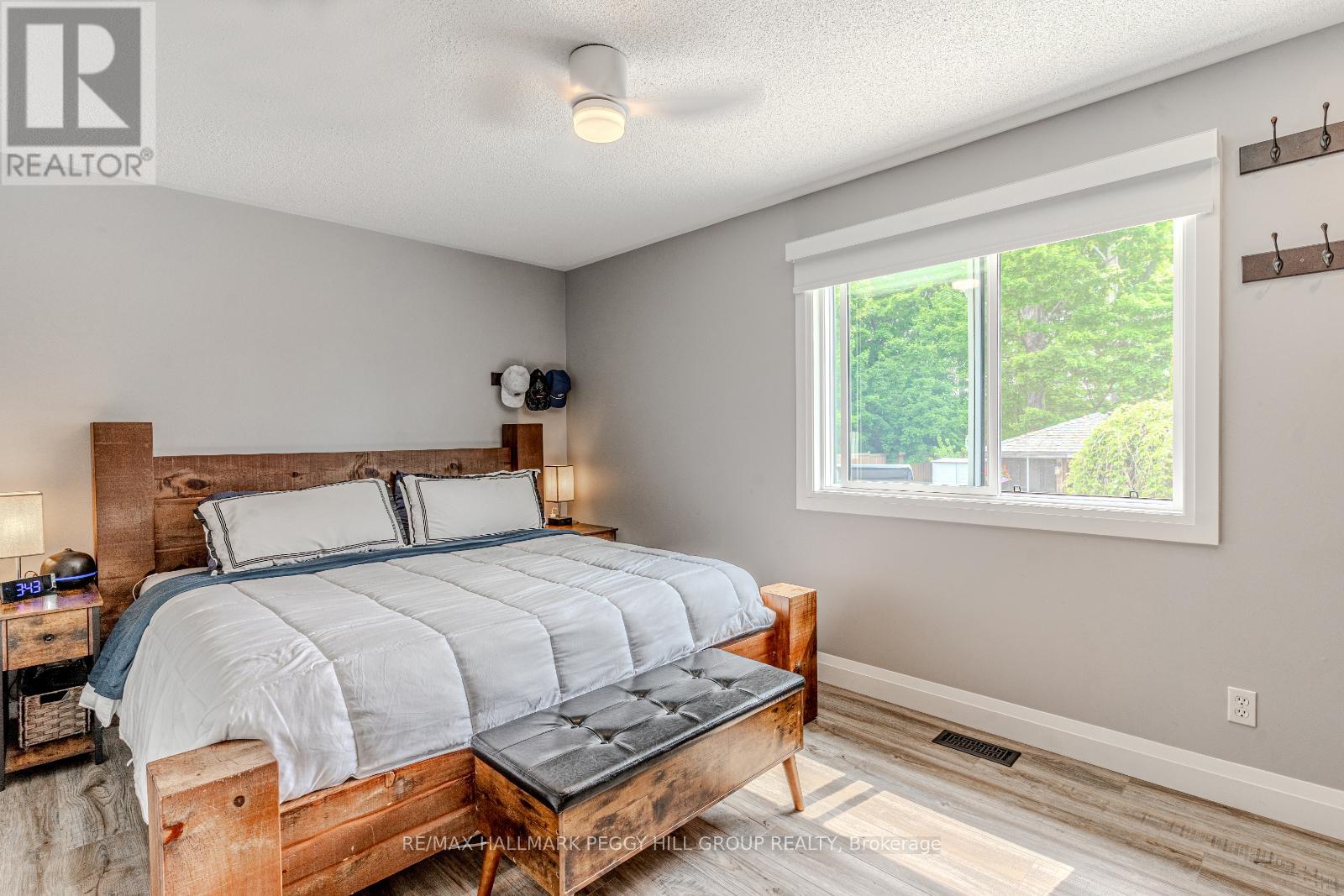 34 Foyston Park Circle, Springwater, Ontario  L9X 0A1 - Photo 9 - S12207568