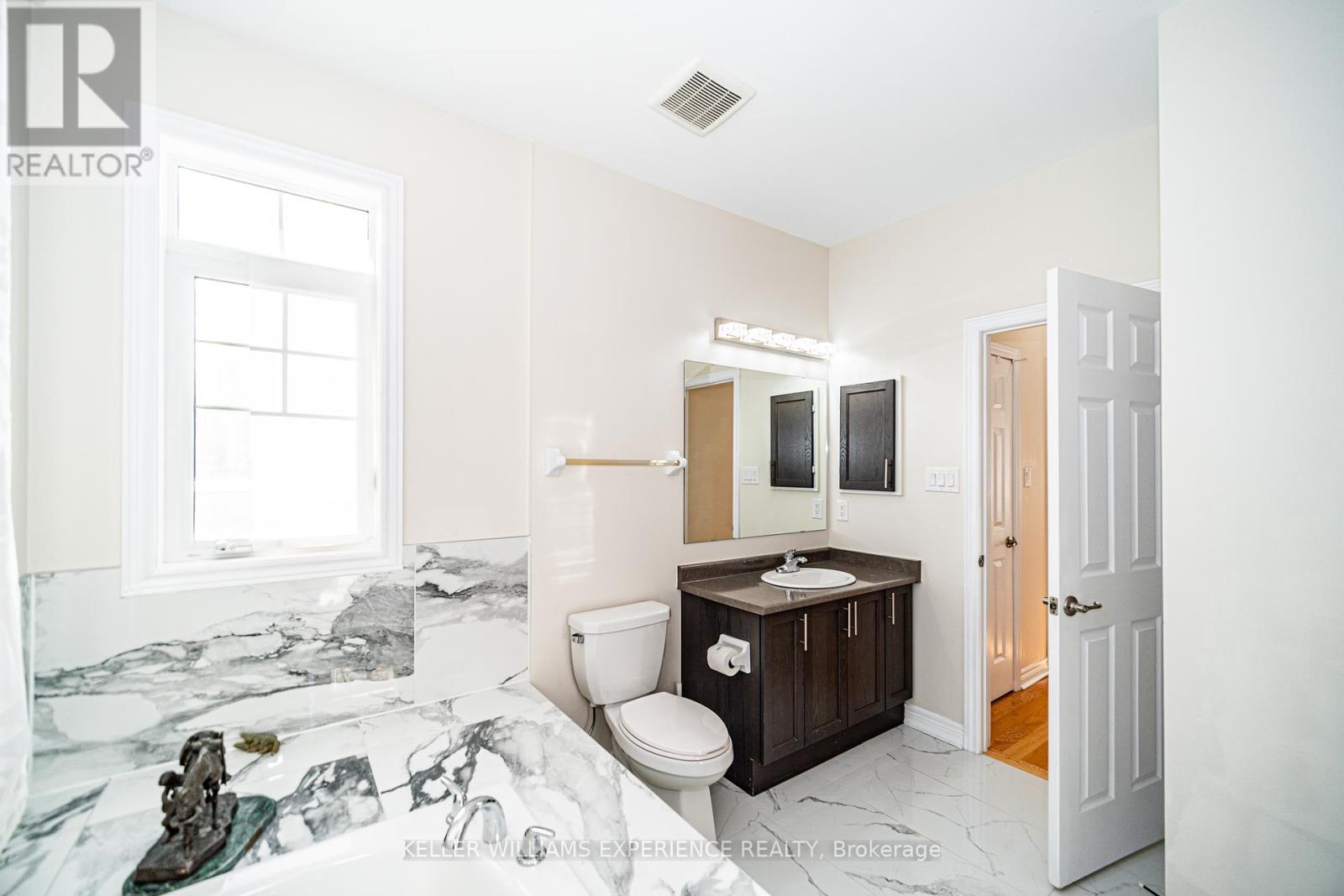 61 Riverwalk Place, Midland, Ontario  L4R 0B4 - Photo 12 - S12207629
