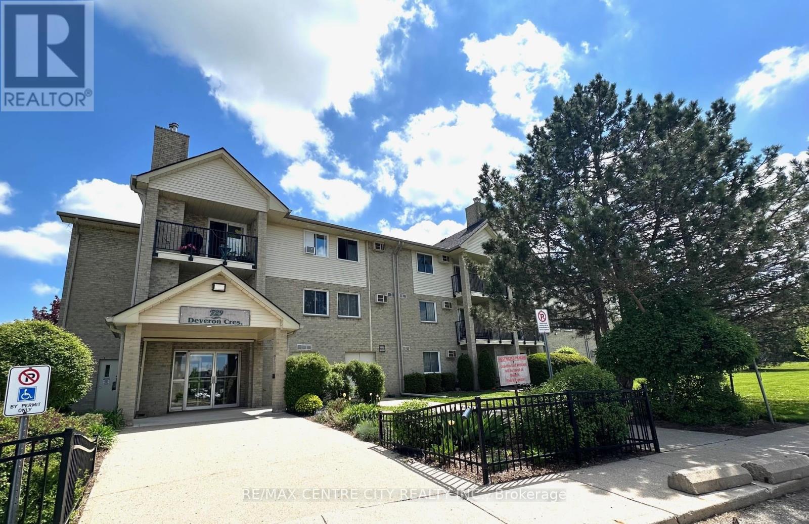 309 - 729 Deveron Crescent, London South, Ontario  N5Z 4X5 - Photo 1 - X12207660