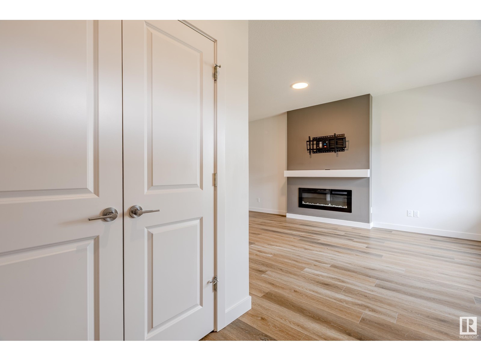 Property at 21 Raspberry Rd image 4