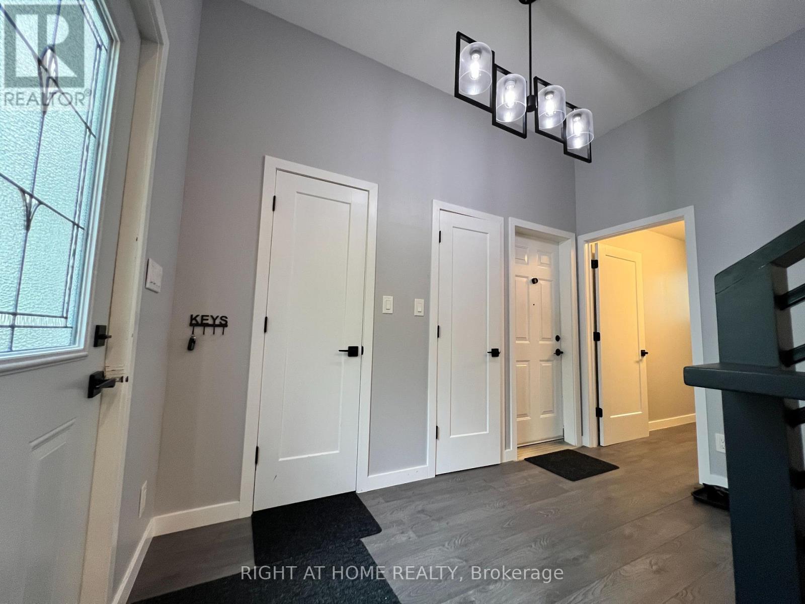 215 Wellington Street, Gravenhurst, Ontario  P1P 1B2 - Photo 4 - X12202514
