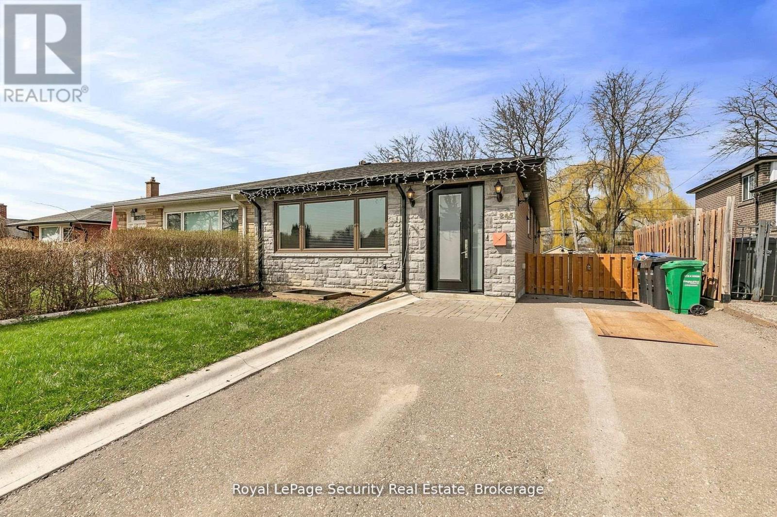 245 AVONDALE BOULEVARD, Brampton, Ontario