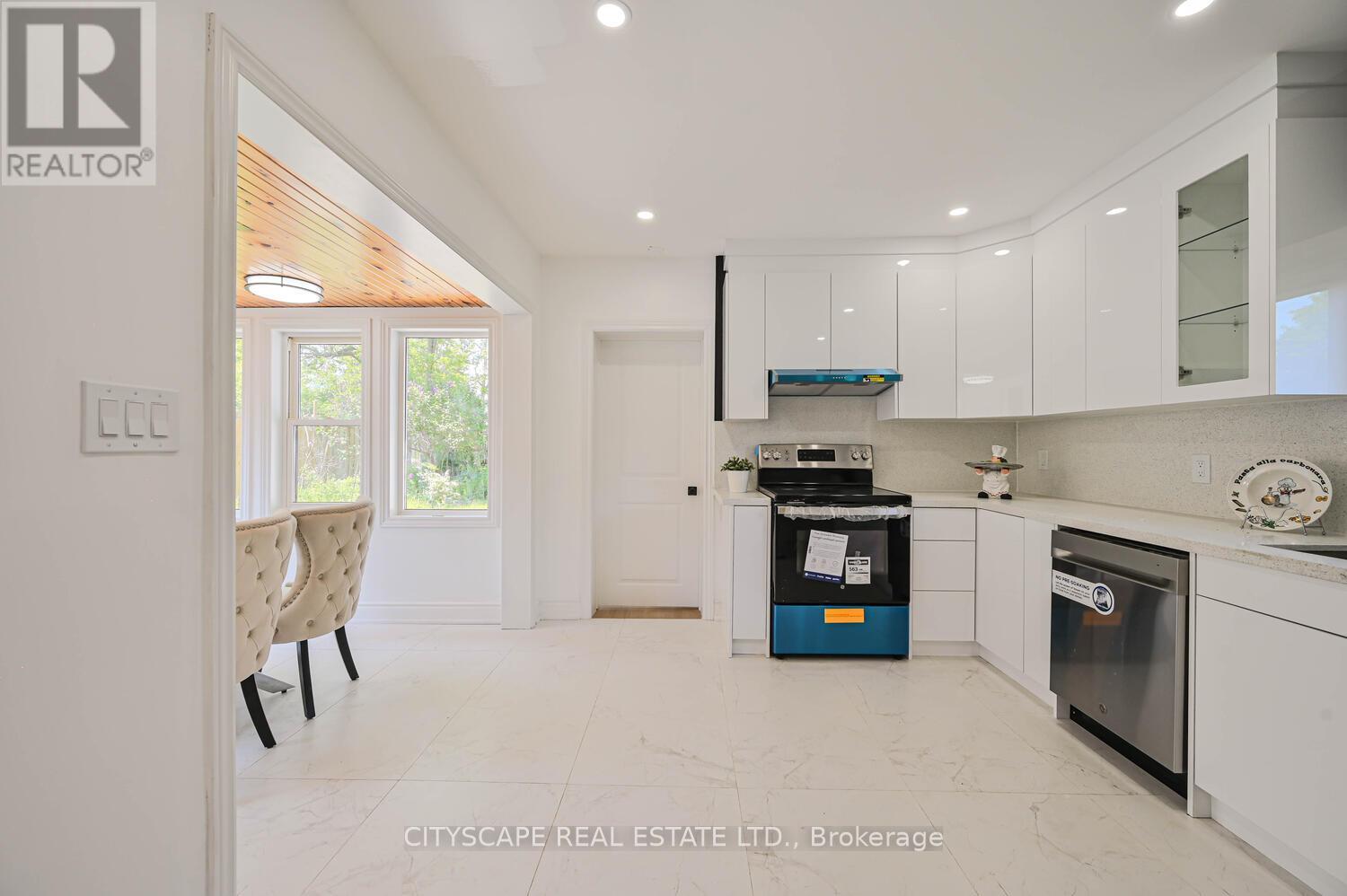 54 Dayfoot Drive, Halton Hills (Georgetown), Ontario  L7G 2L1 - Photo 18 - W12207598