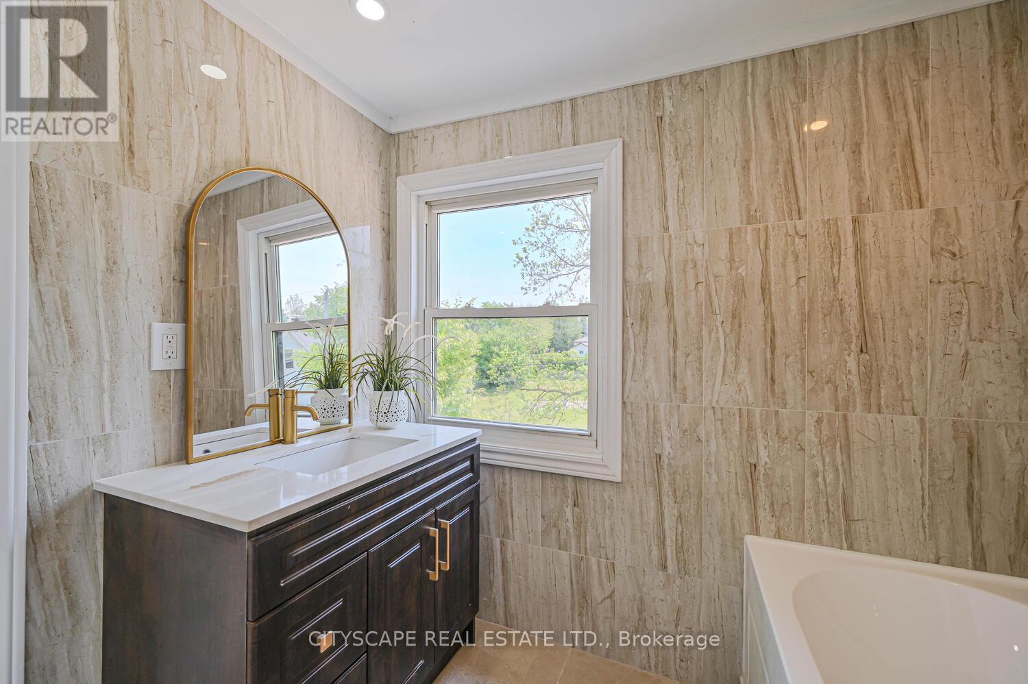 54 Dayfoot Drive, Halton Hills (Georgetown), Ontario  L7G 2L1 - Photo 37 - W12207598