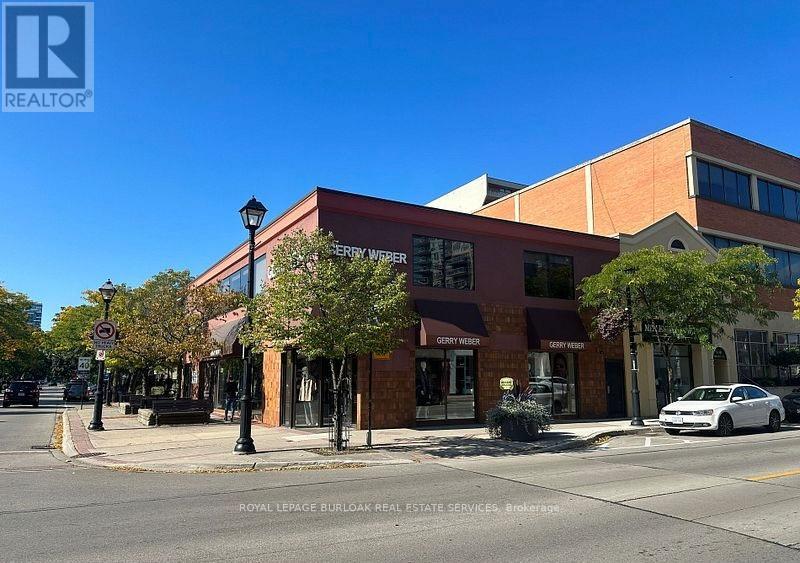 442 BRANT STREET, Burlington, Ontario