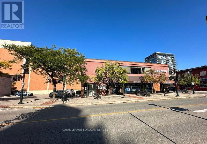 442 Brant Street, Burlington, Ontario  L7S 1G6 - Photo 2 - W12207600