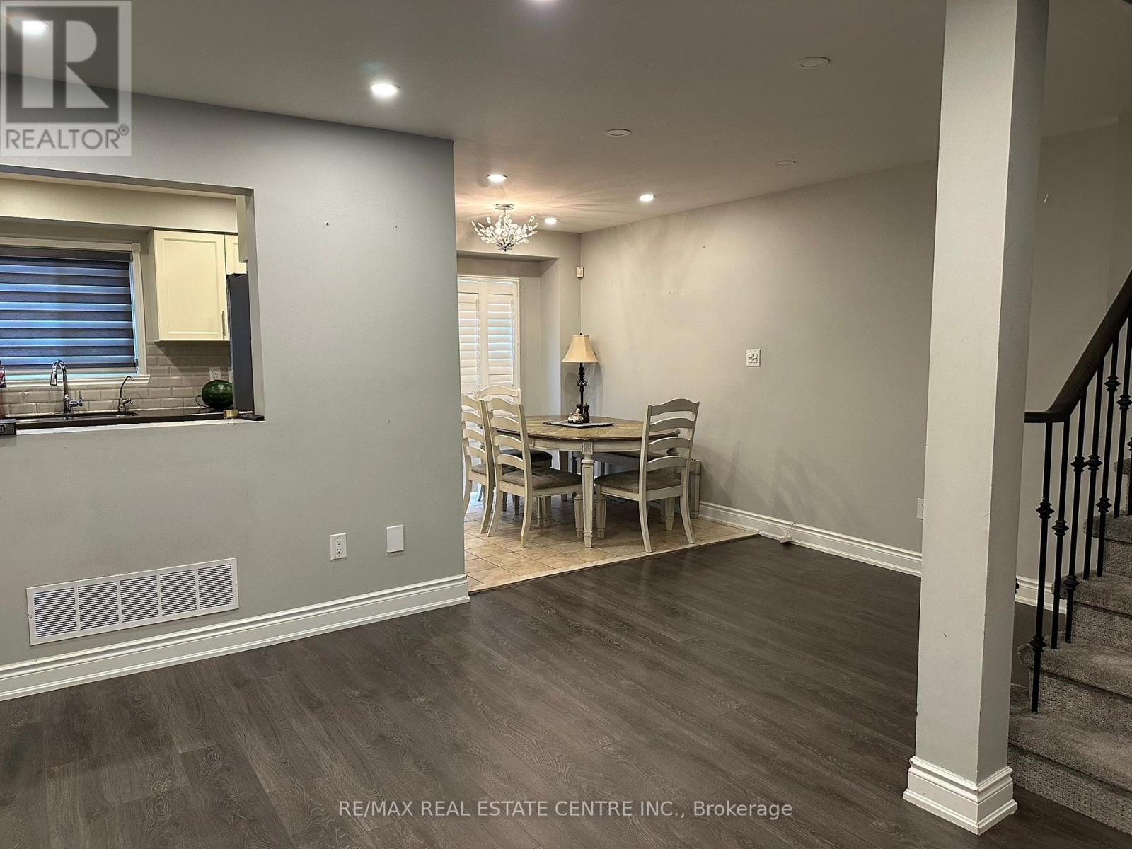 5260 Mcfarren Boulevard, Mississauga (Central Erin Mills), Ontario  L5M 7J4 - Photo 6 - W12207602