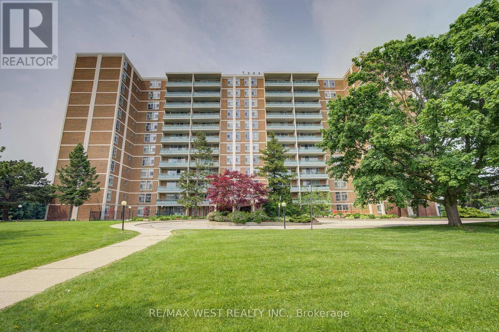 606 - 44 LONGBOURNE DRIVE, Toronto, Ontario