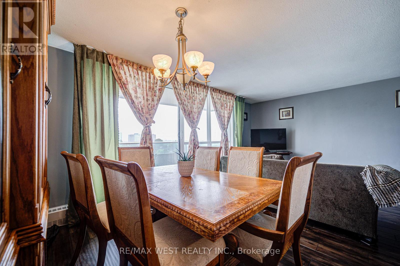 606 - 44 Longbourne Drive, Toronto, Ontario  M9R 2M7 - Photo 23 - W12207622