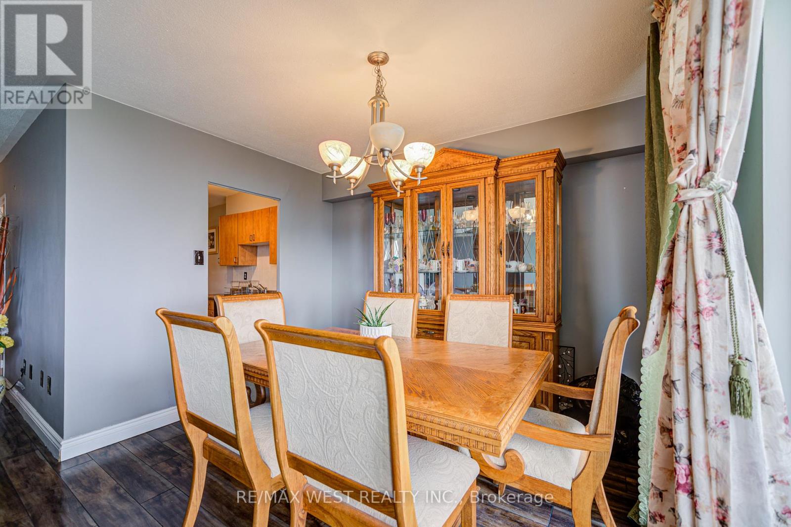 606 - 44 Longbourne Drive, Toronto, Ontario  M9R 2M7 - Photo 25 - W12207622