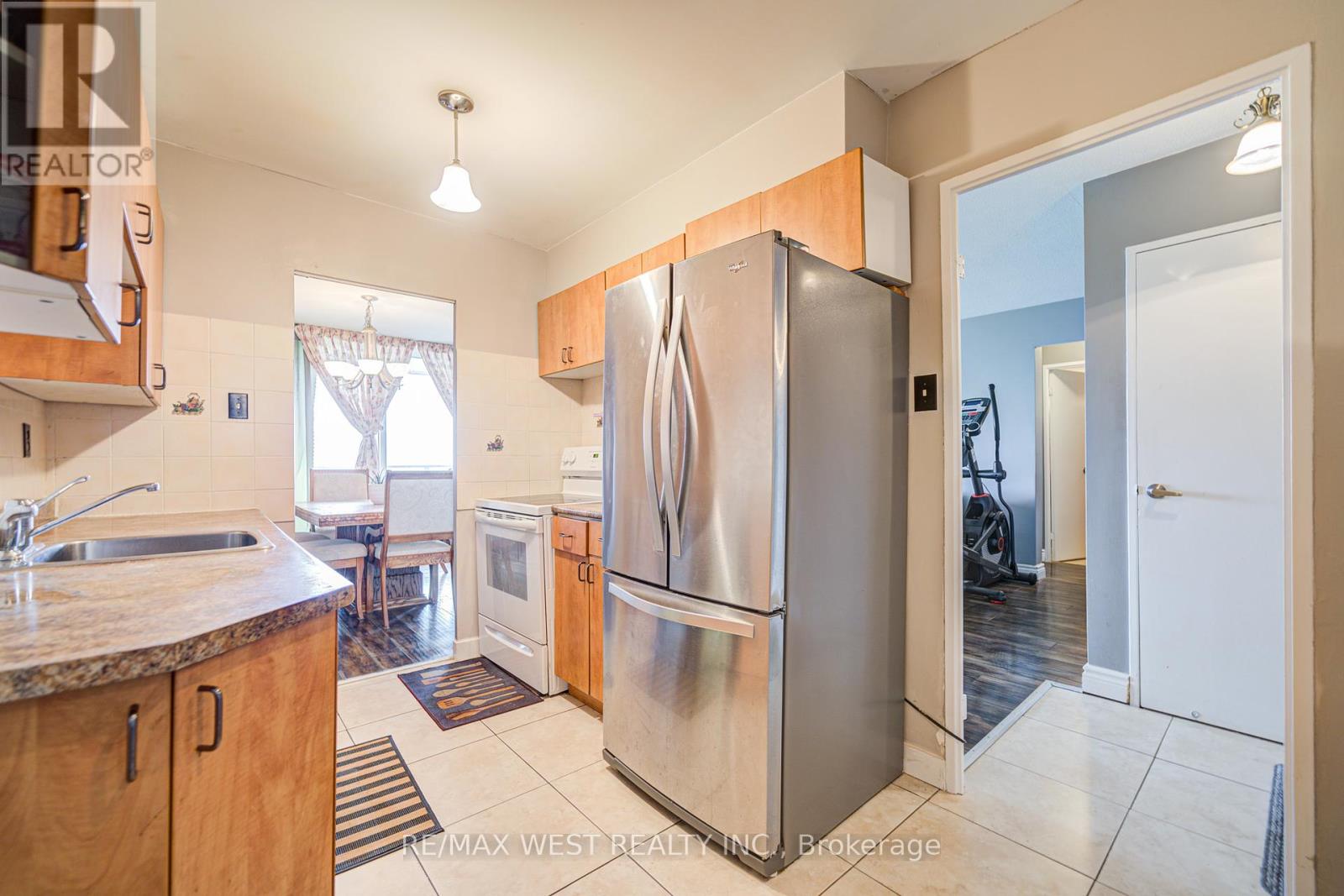 606 - 44 Longbourne Drive, Toronto, Ontario  M9R 2M7 - Photo 28 - W12207622