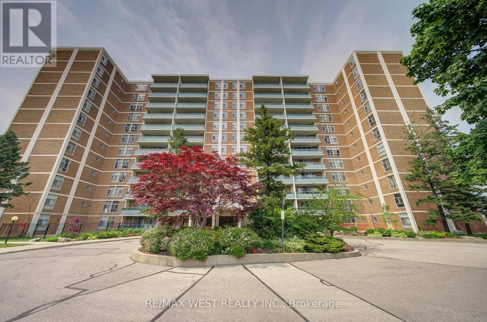 606 - 44 Longbourne Drive, Toronto, Ontario  M9R 2M7 - Photo 3 - W12207622