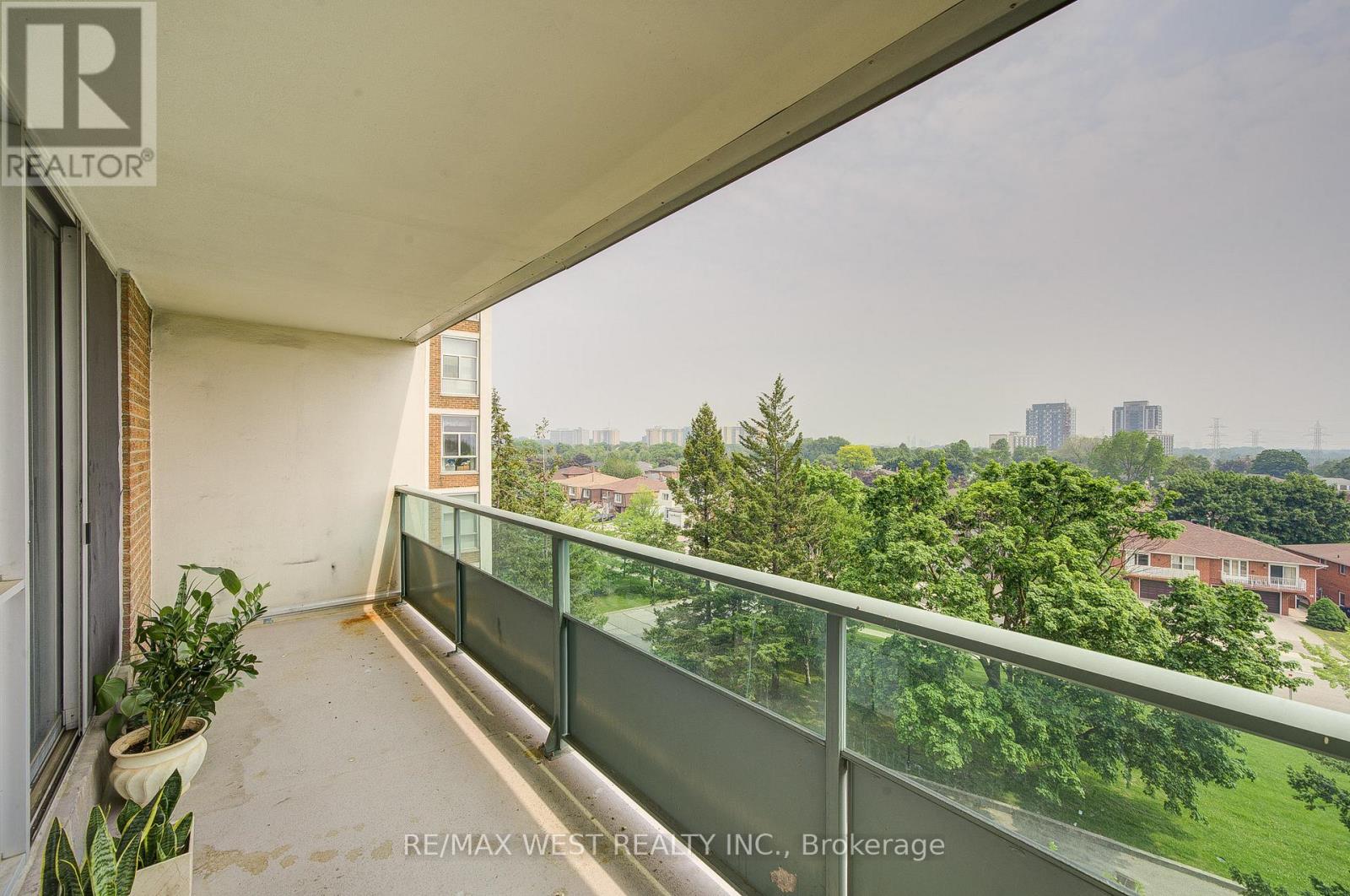 606 - 44 Longbourne Drive, Toronto, Ontario  M9R 2M7 - Photo 40 - W12207622