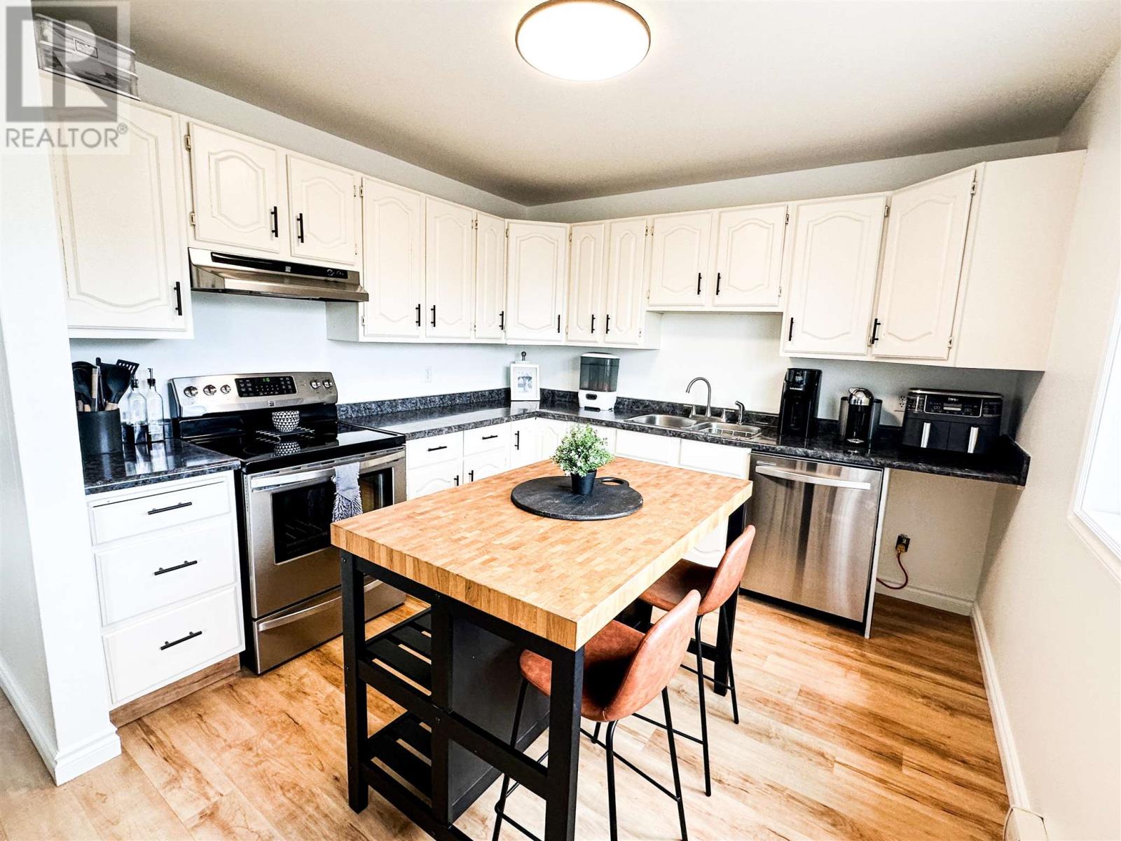 124 Dickenson Rd, Balmertown, Ontario  P0V 1C0 - Photo 2 - TB251456