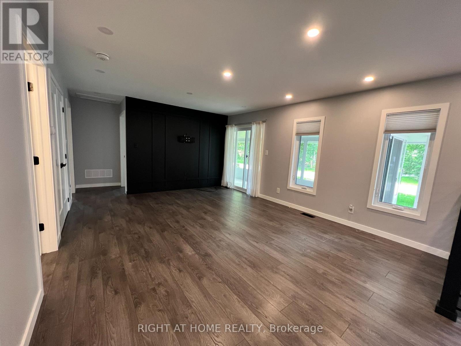 215 Wellington Street, Gravenhurst, Ontario  P1P 1B2 - Photo 13 - X12202514