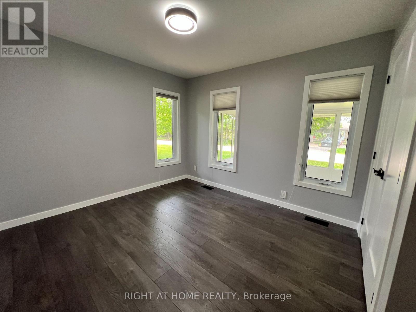 215 Wellington Street, Gravenhurst, Ontario  P1P 1B2 - Photo 21 - X12202514