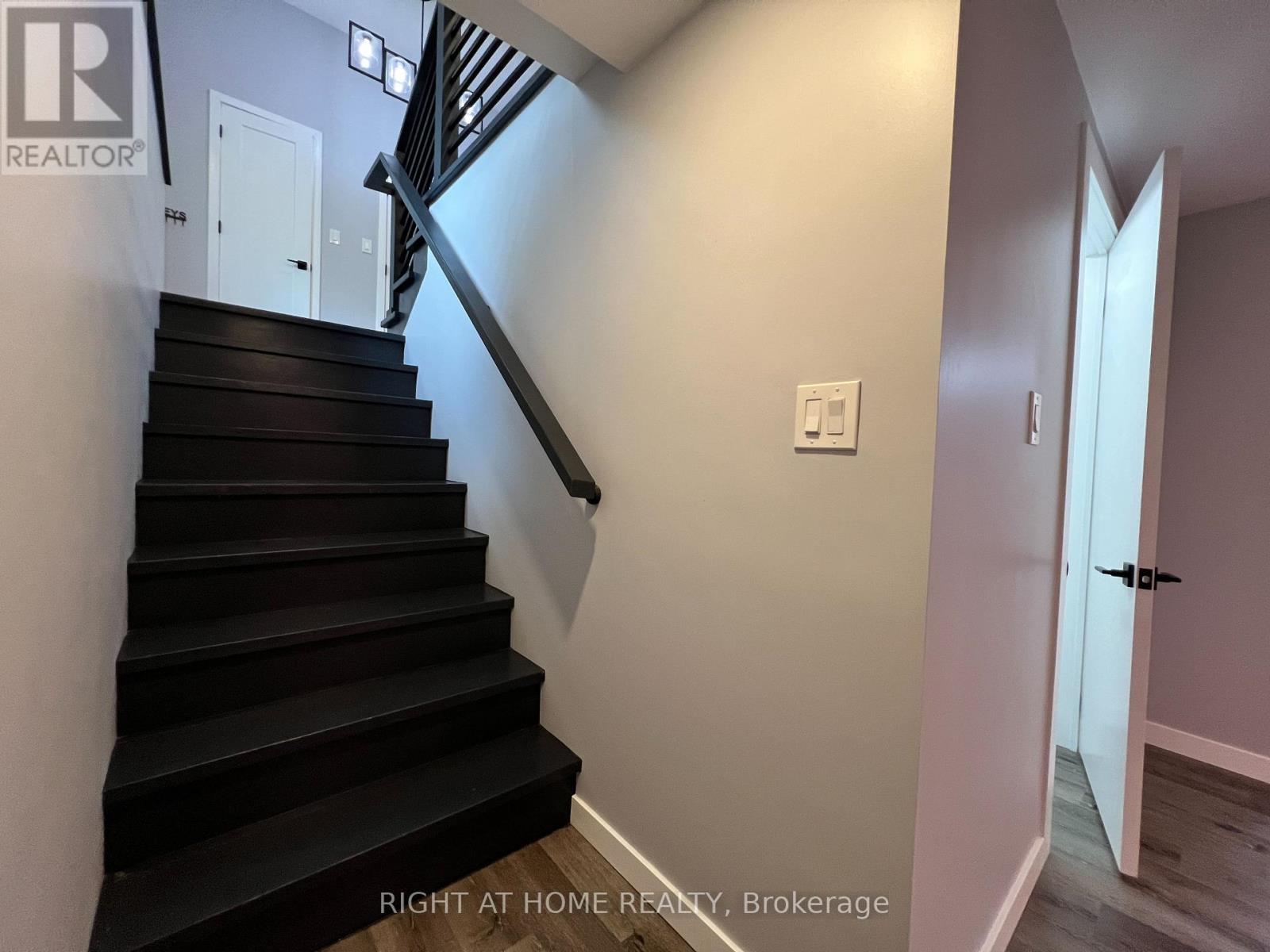 215 Wellington Street, Gravenhurst, Ontario  P1P 1B2 - Photo 25 - X12202514