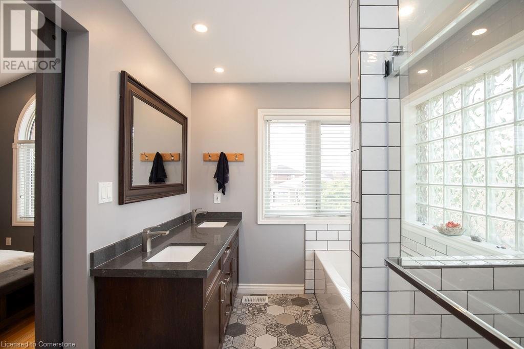 177 Claudette Gate, Hamilton, Ontario  L9B 2J9 - Photo 29 - 40738716