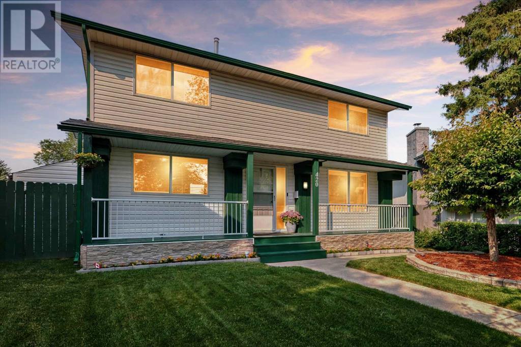 Property at 420 Whitehorn Place NE image 2
