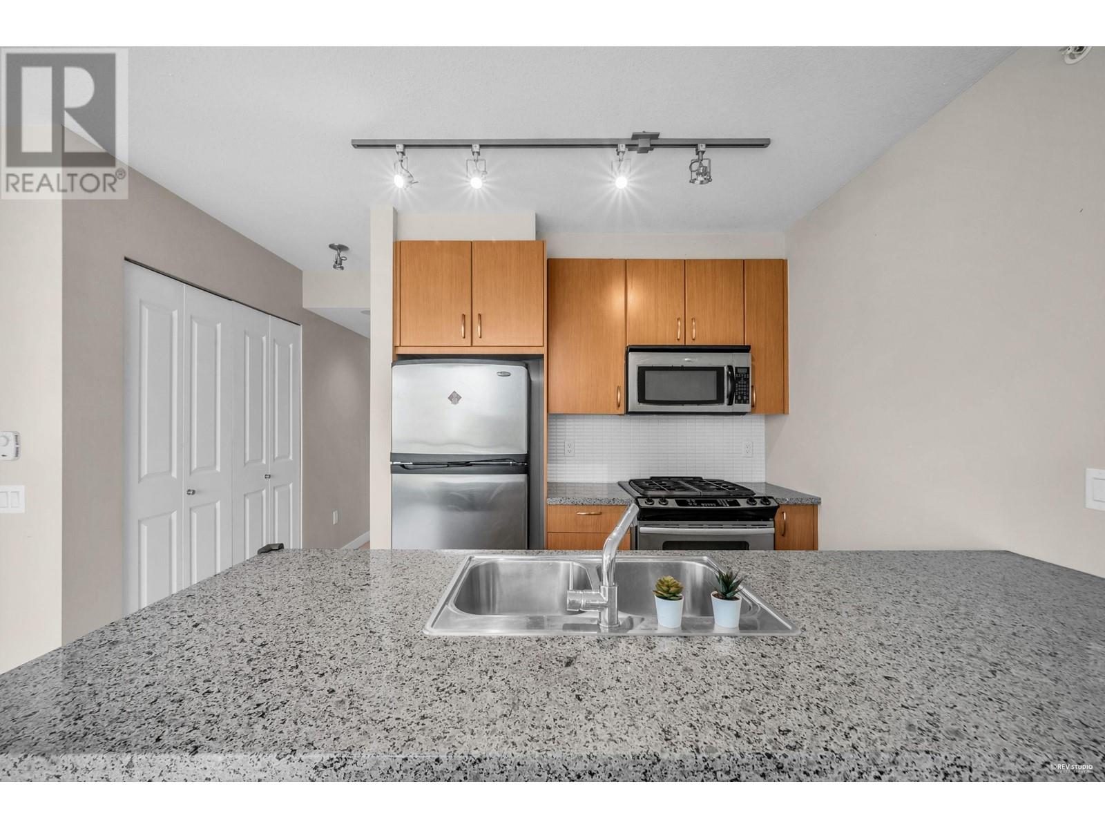1007 9222 University Crescent, Burnaby, British Columbia  V5A 0A6 - Photo 11 - R3012954
