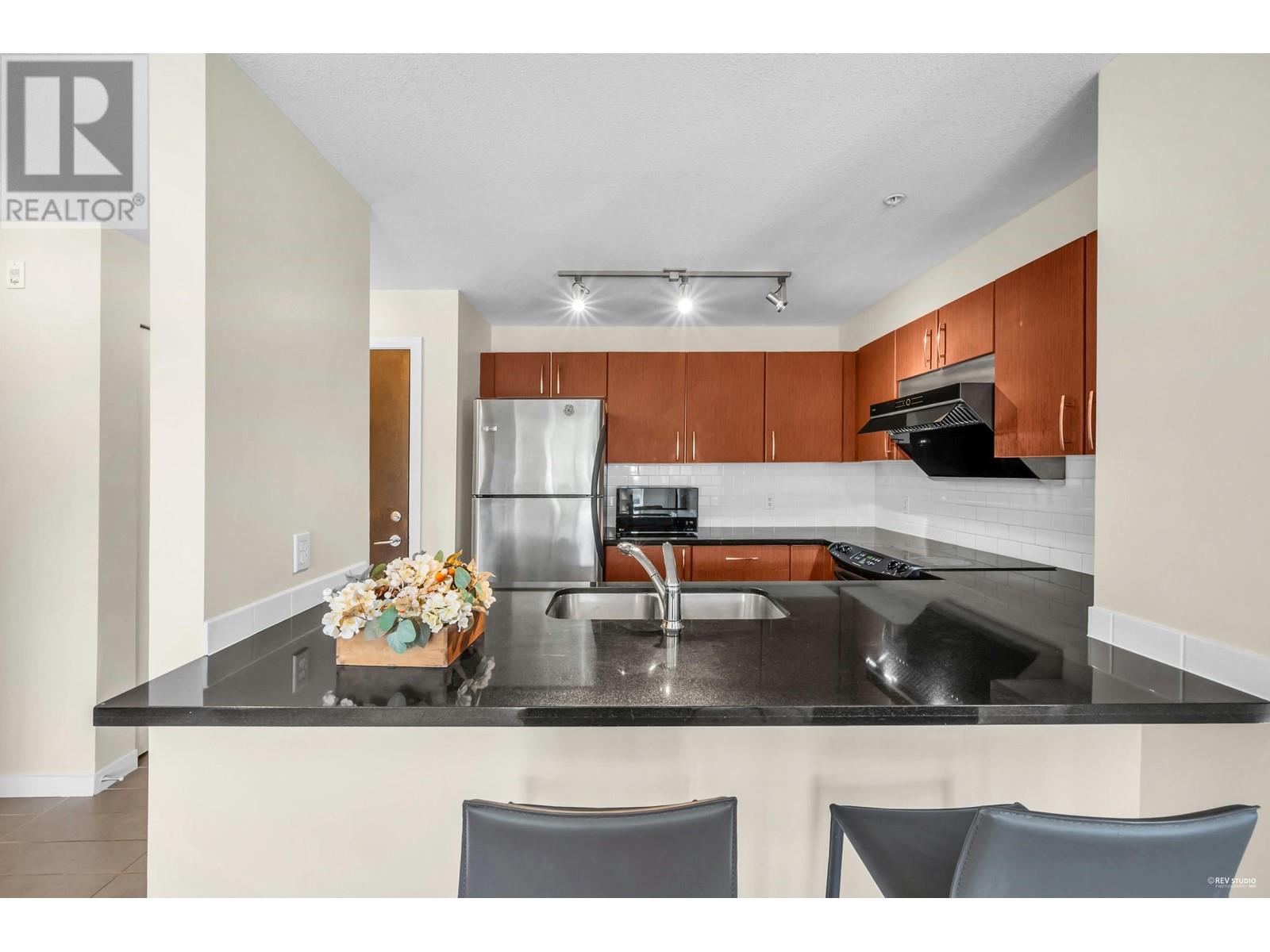 302 7339 Macpherson Avenue, Burnaby, British Columbia  V5J 0B1 - Photo 7 - R3012990