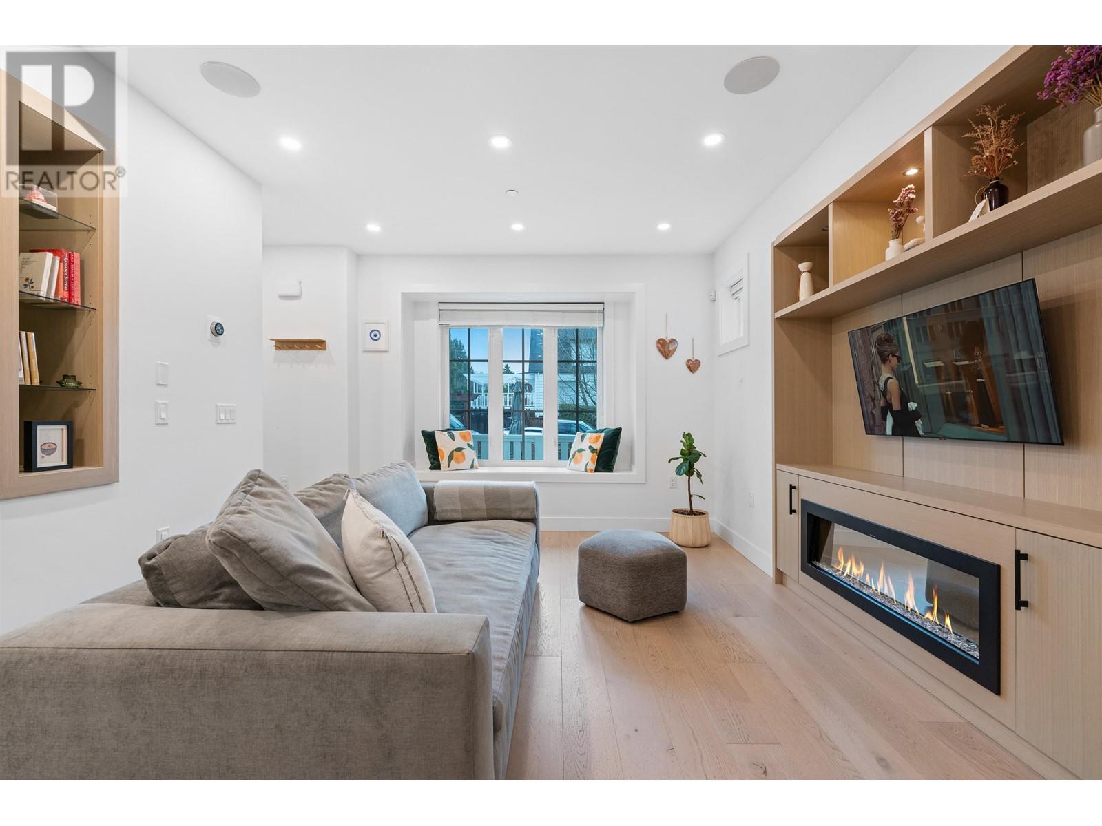 978 E 13th Avenue, Vancouver, British Columbia  V5T 2L6 - Photo 11 - R3013017