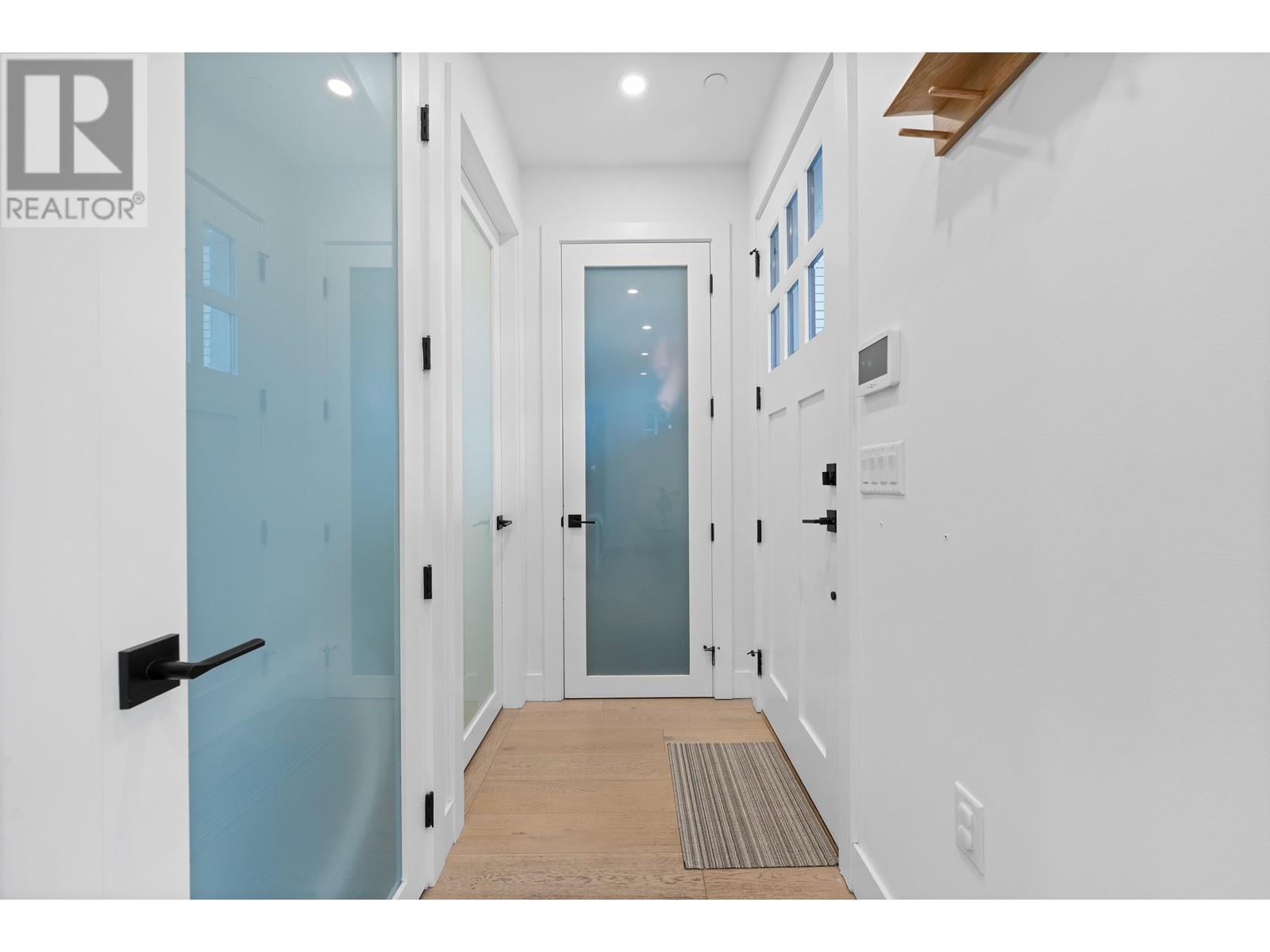 978 E 13th Avenue, Vancouver, British Columbia  V5T 2L6 - Photo 6 - R3013017