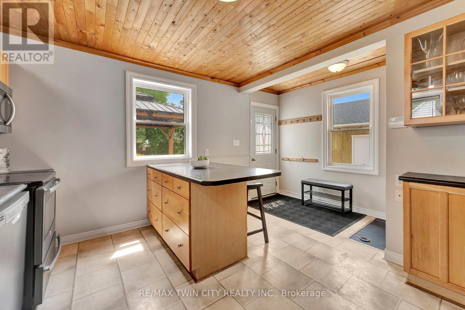 123 Blandford Street, East Zorra-Tavistock, Ontario  N0J 1M0 - Photo 12 - X12207502