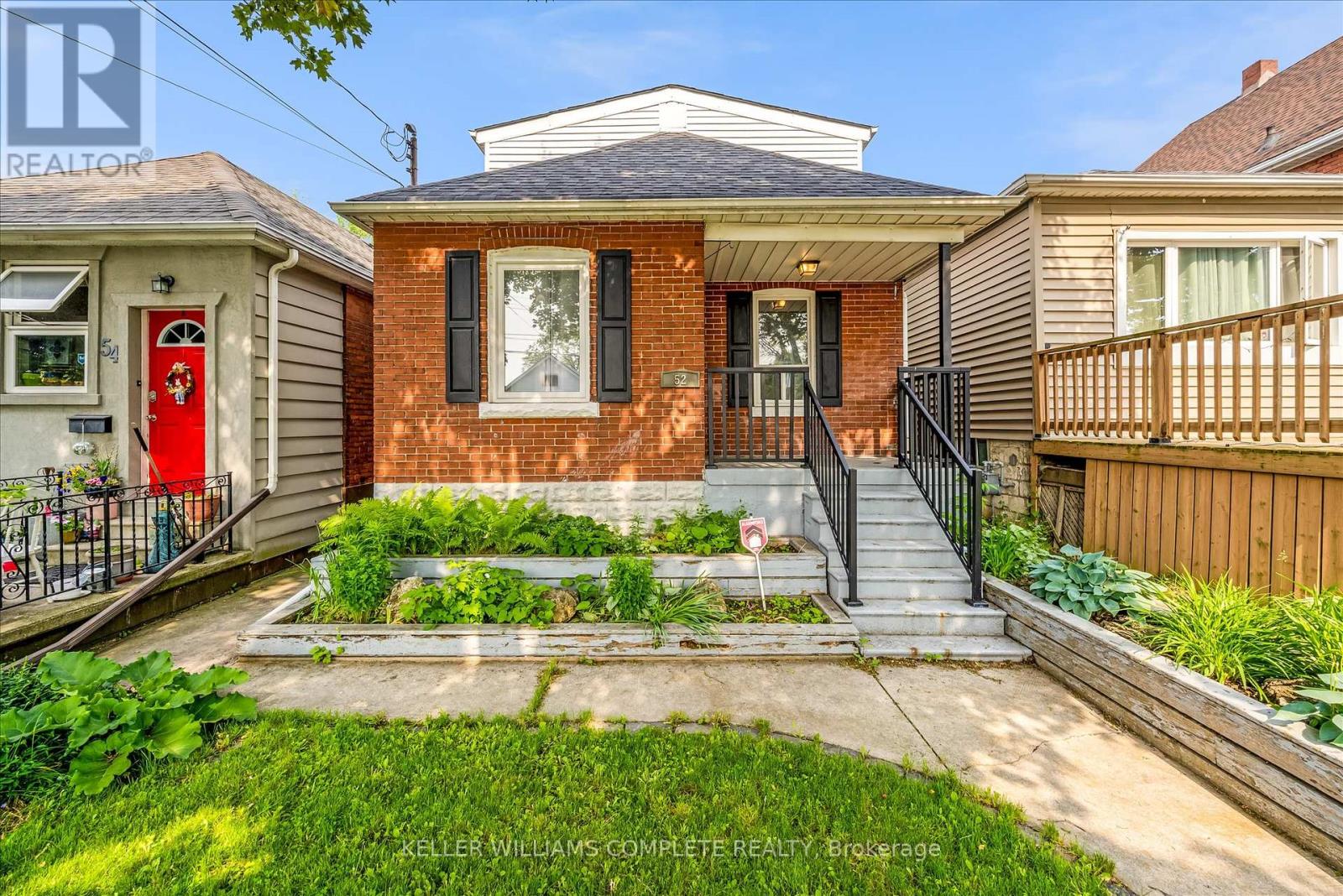 52 East 24th Street, Hamilton (Eastmount), Ontario  L8V 2X7 - Photo 3 - X12207544