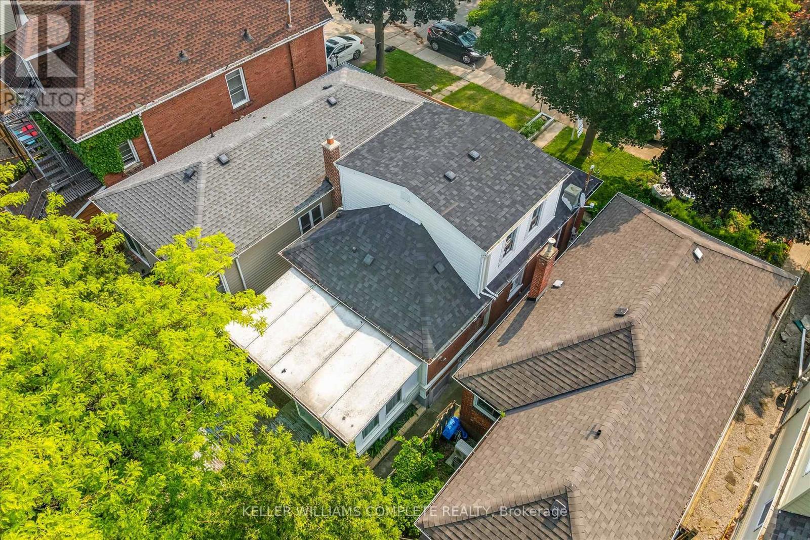 52 East 24th Street, Hamilton (Eastmount), Ontario  L8V 2X7 - Photo 4 - X12207544