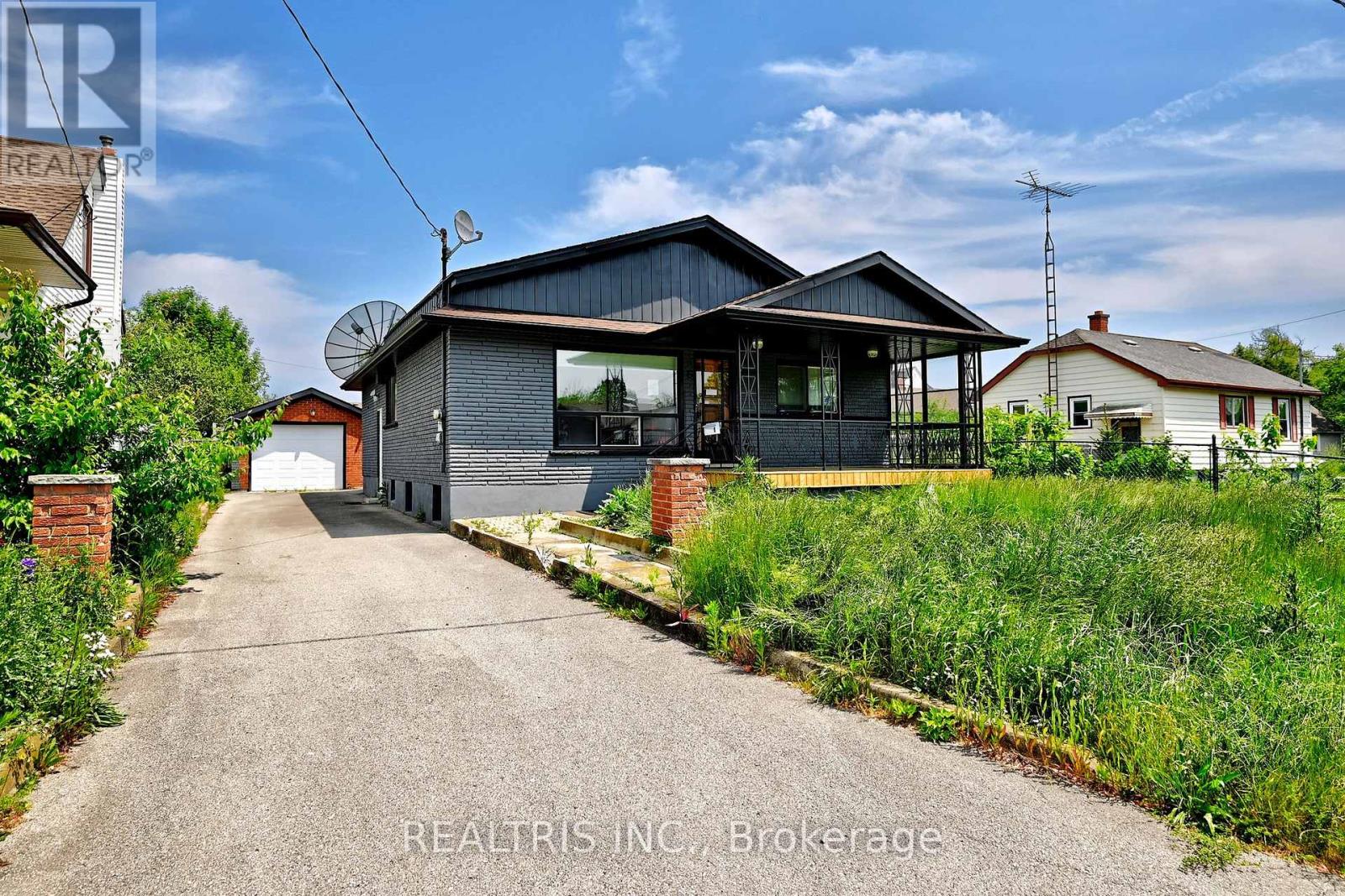 6 Lucerne Place, St. Catharines, Ontario  L2P 2E8 - Photo 1 - X12207560