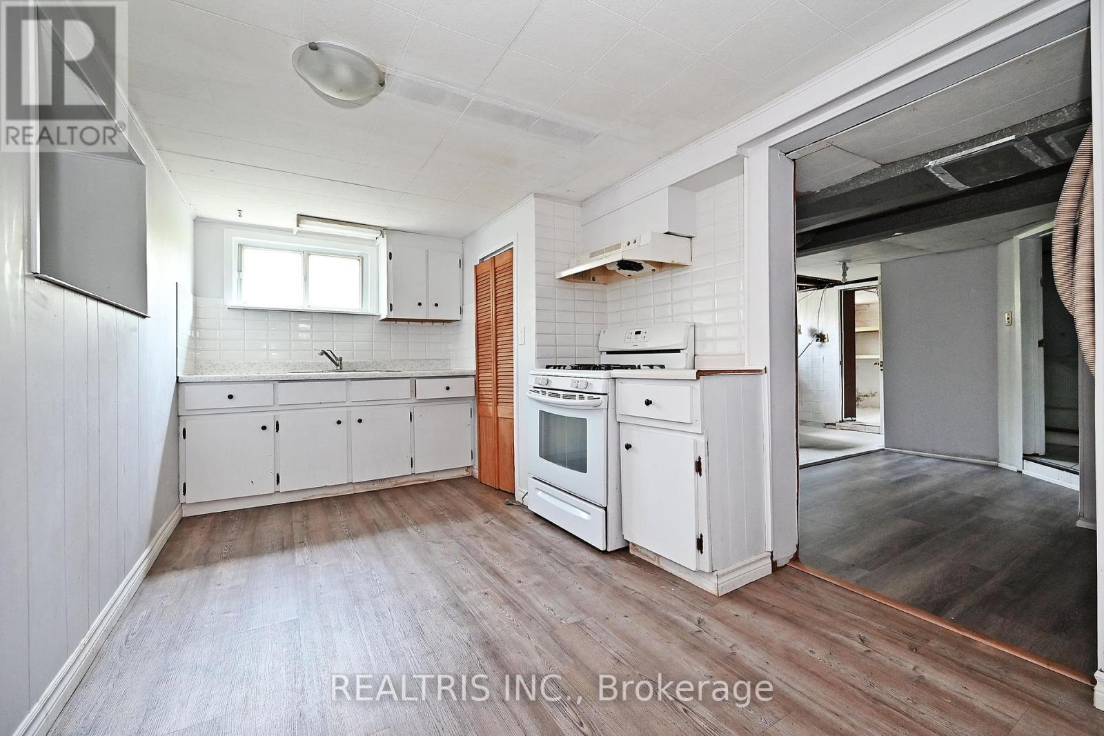 6 Lucerne Place, St. Catharines, Ontario  L2P 2E8 - Photo 34 - X12207560