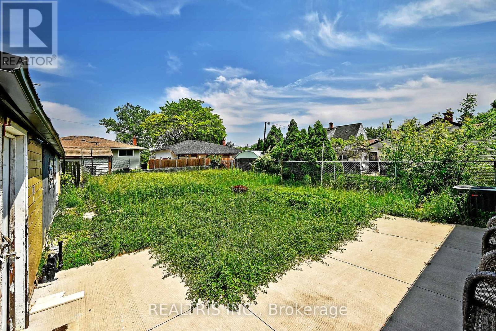 6 Lucerne Place, St. Catharines, Ontario  L2P 2E8 - Photo 48 - X12207560