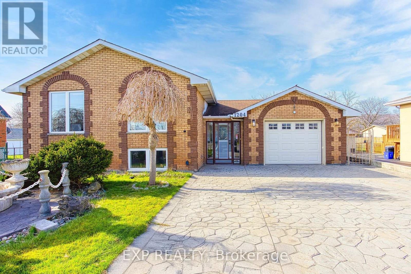 Main - 1204 Highway 8, Hamilton, Ontario  L8E 5K2 - Photo 1 - X12207609