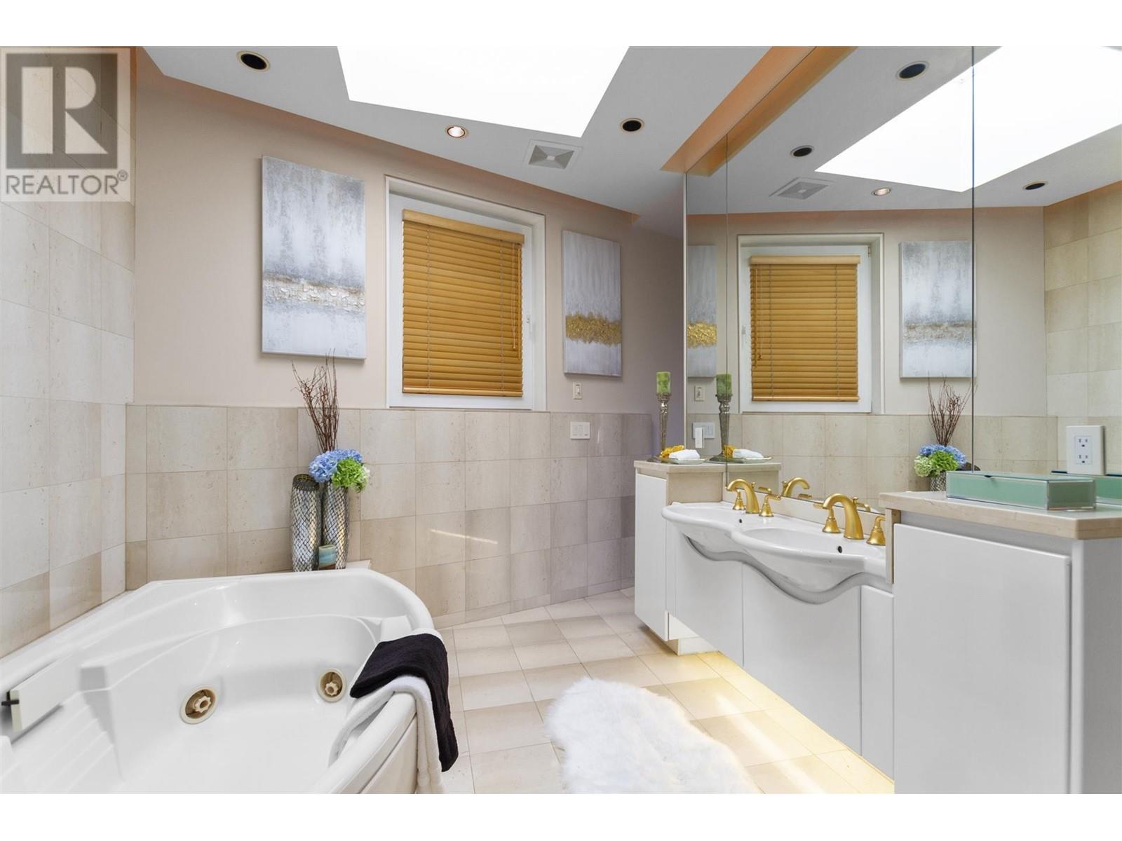 2780 Rosebery Avenue, West Vancouver, British Columbia  V7V 3A2 - Photo 14 - R3013001
