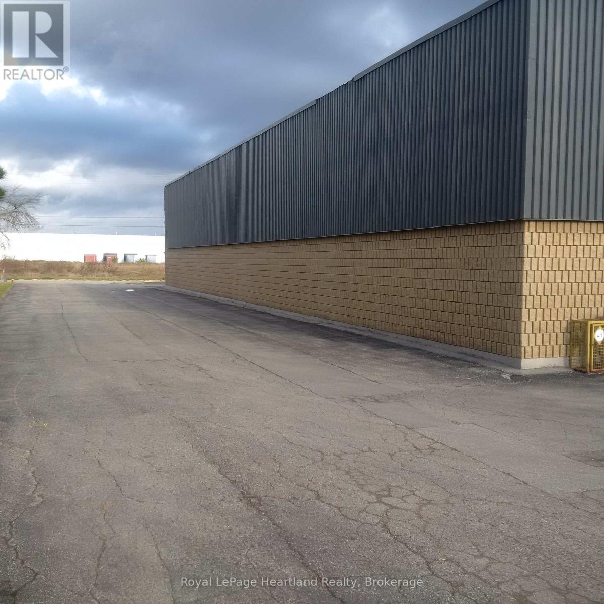 105 Northland Road, Waterloo, Ontario  N2V 1Y8 - Photo 12 - X12207702