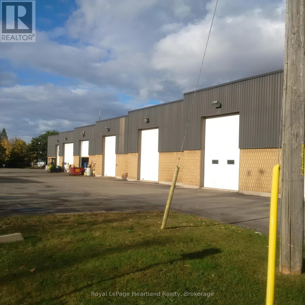 105 Northland Road, Waterloo, Ontario  N2V 1Y8 - Photo 14 - X12207702