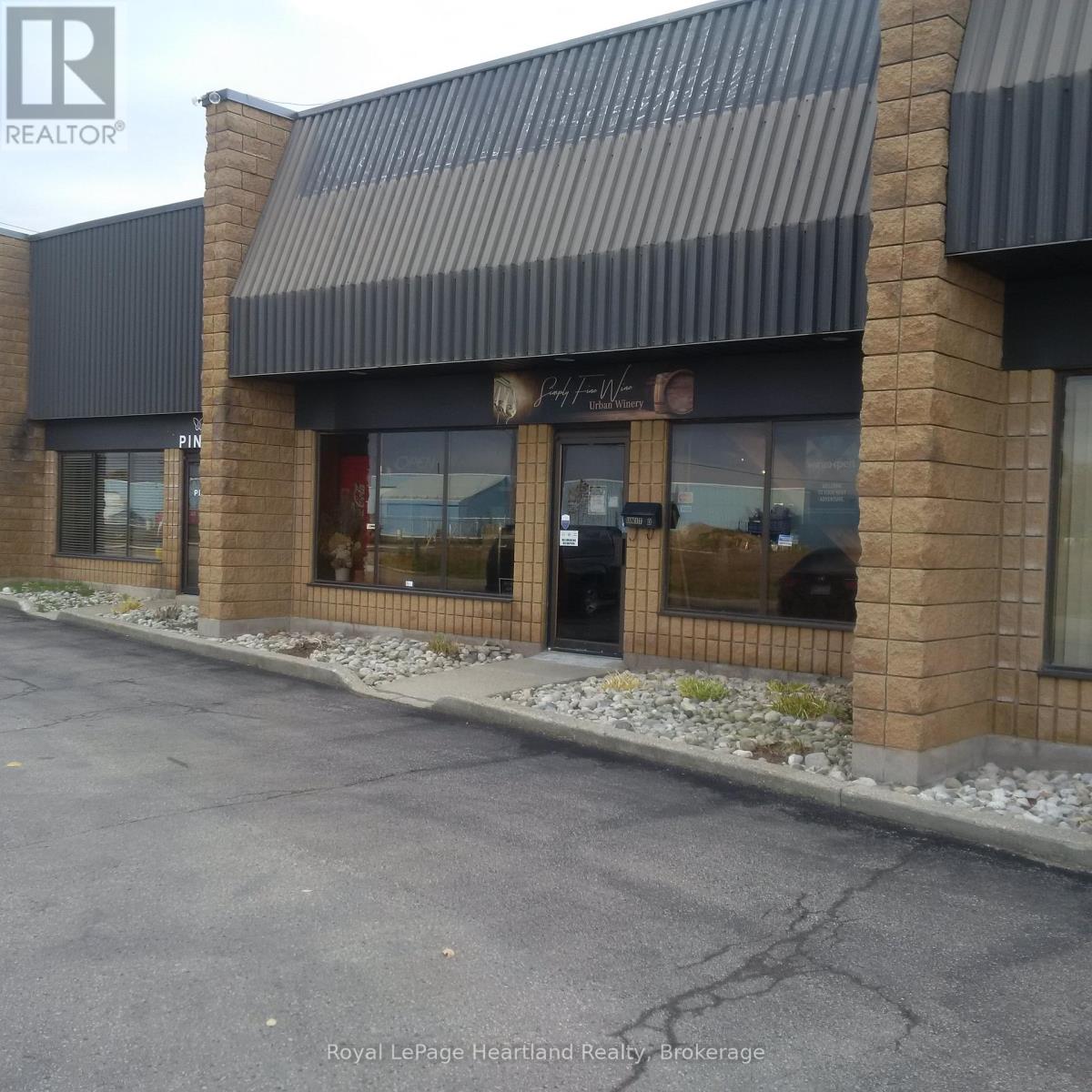105 Northland Road, Waterloo, Ontario  N2V 1Y8 - Photo 20 - X12207702
