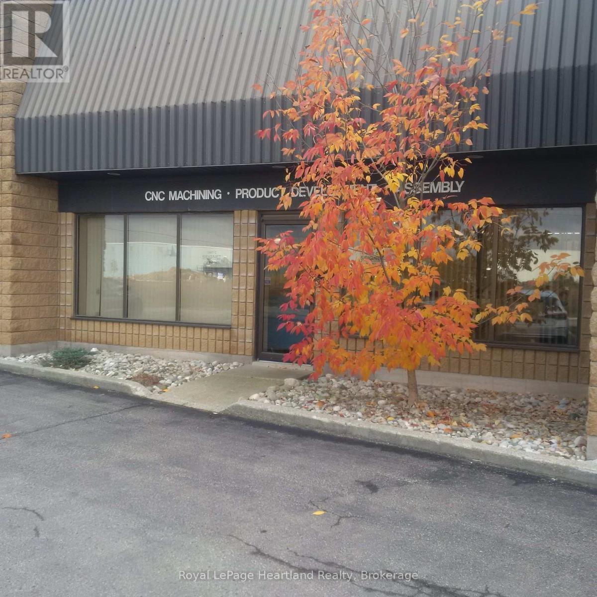 105 Northland Road, Waterloo, Ontario  N2V 1Y8 - Photo 8 - X12207702