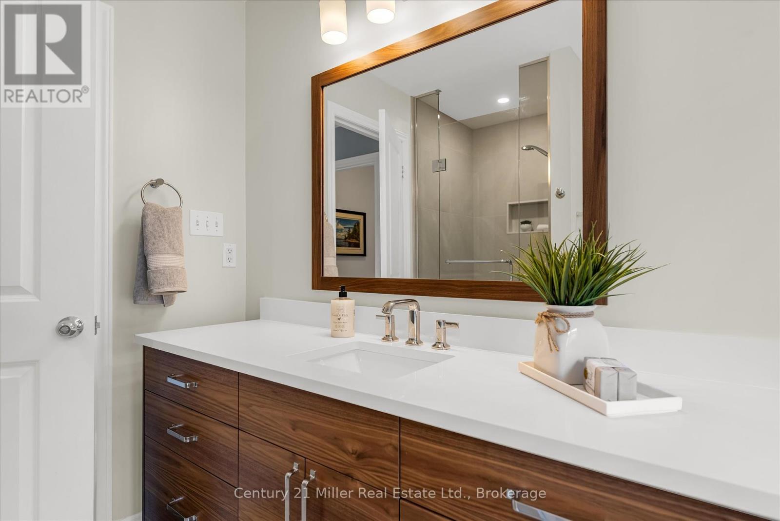 2426 Felhaber Crescent, Oakville, Ontario  L6H 7N8 - Photo 19 - W12197843
