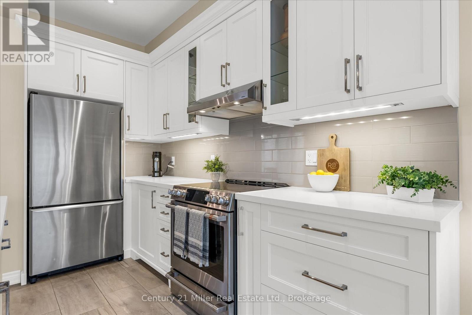 2426 Felhaber Crescent, Oakville, Ontario  L6H 7N8 - Photo 12 - W12197843