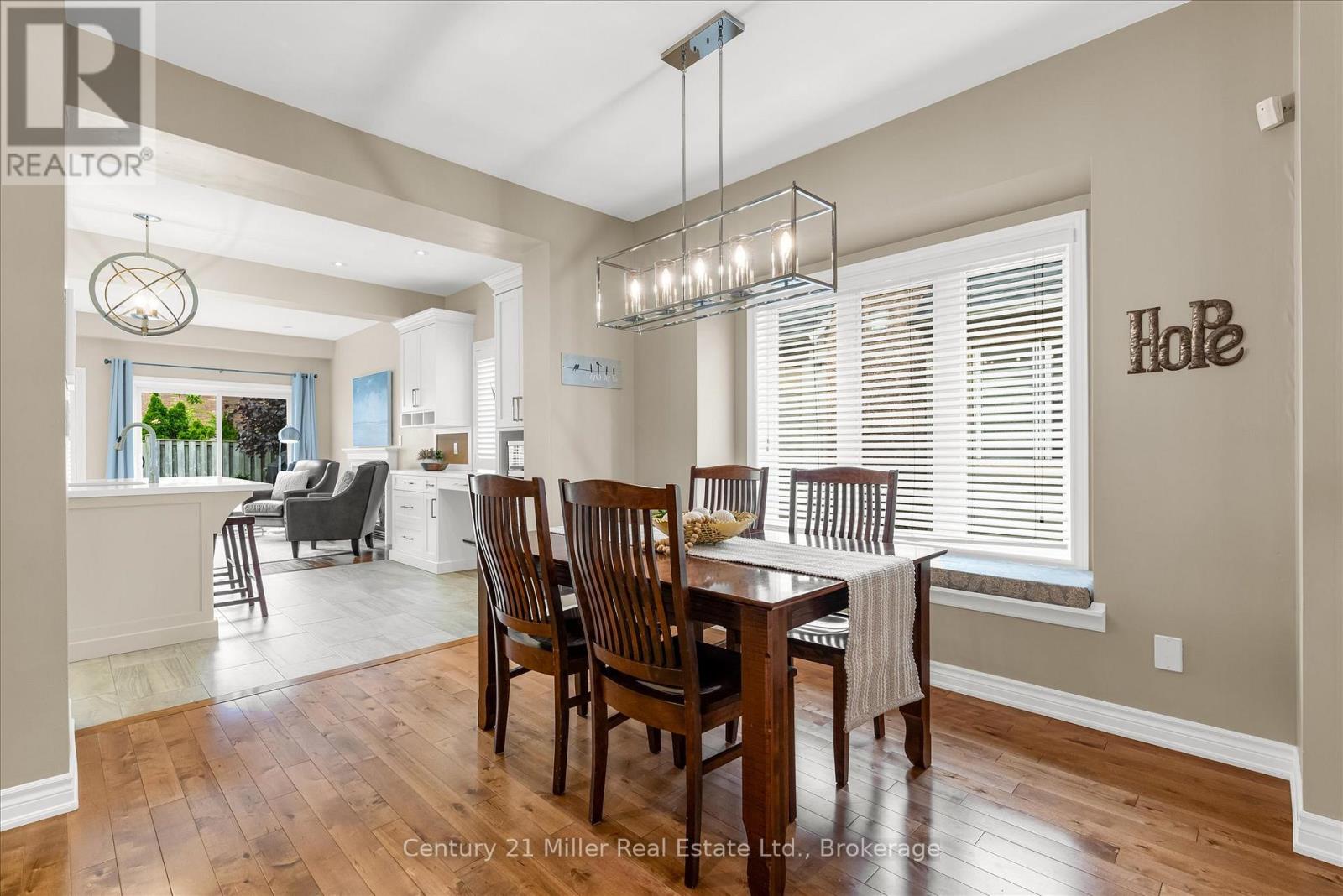 2426 Felhaber Crescent, Oakville, Ontario  L6H 7N8 - Photo 6 - W12197843