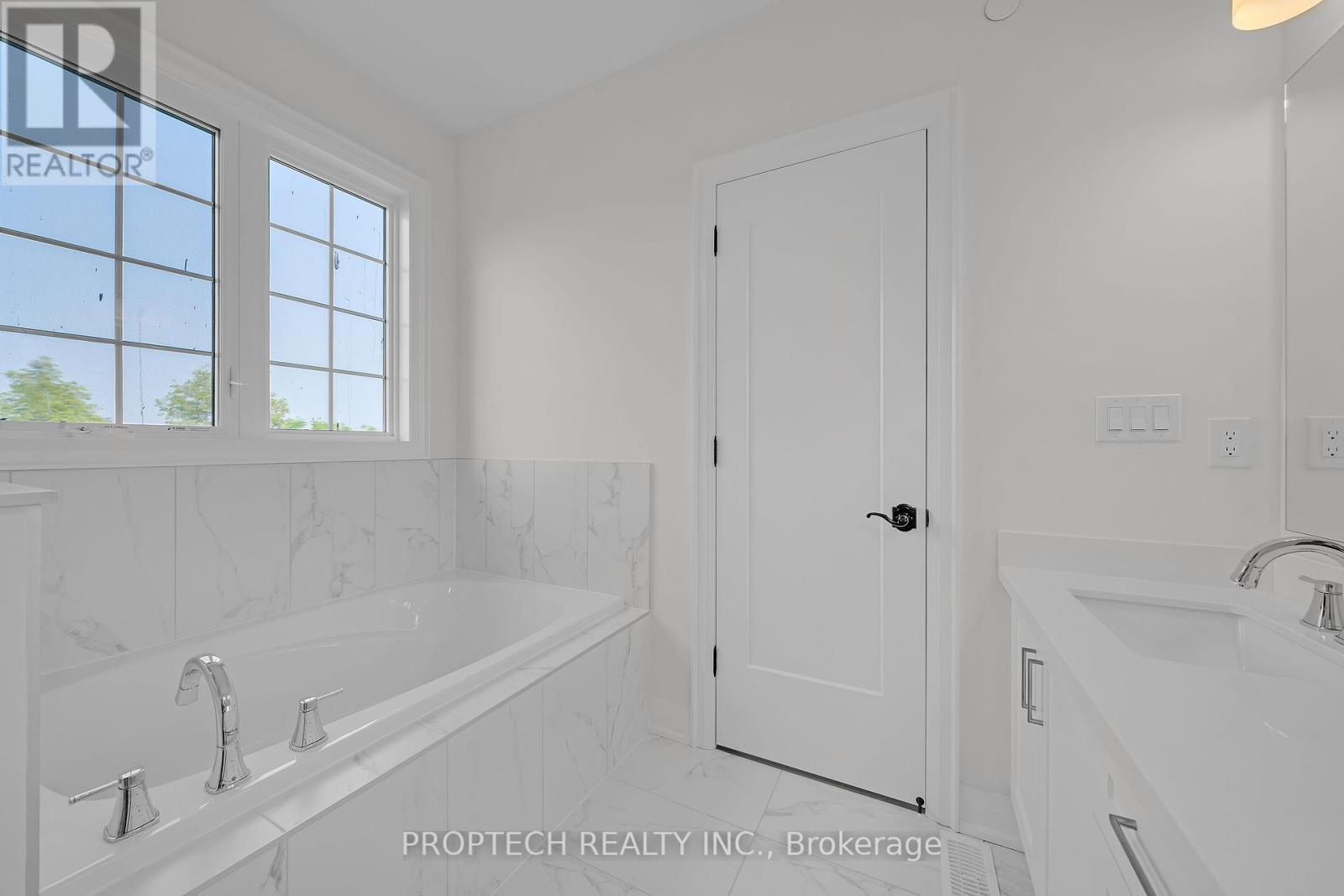 93 West Village Lane, Markham, Ontario  L6C 3L5 - Photo 20 - N12207513