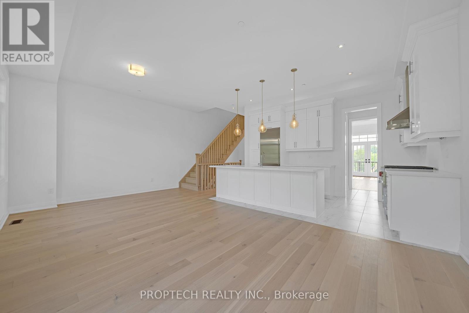 93 West Village Lane, Markham, Ontario  L6C 3L5 - Photo 12 - N12207513