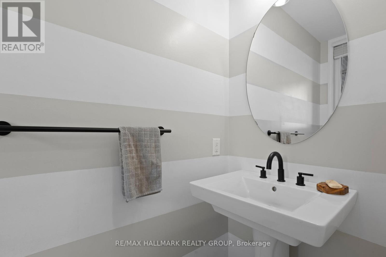 243 Livery Street, Ottawa, Ontario  K2V 0A5 - Photo 5 - X12207687