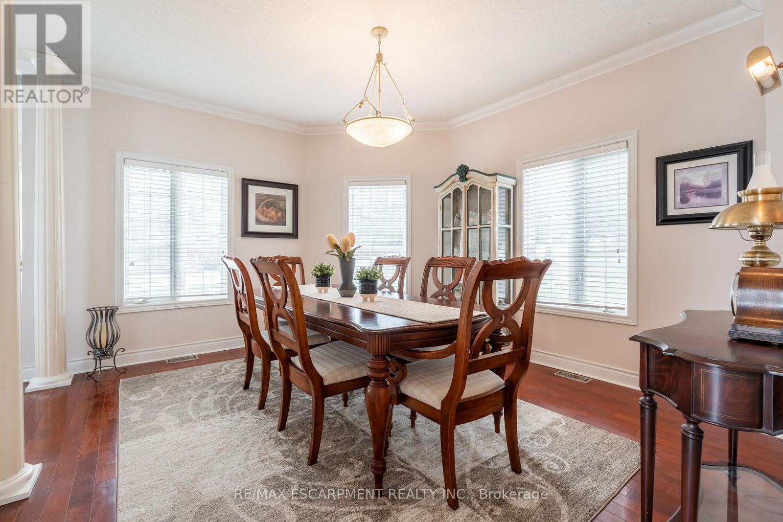 1401 Tamworth Court, Burlington, Ontario  L7P 4V3 - Photo 8 - W12020330