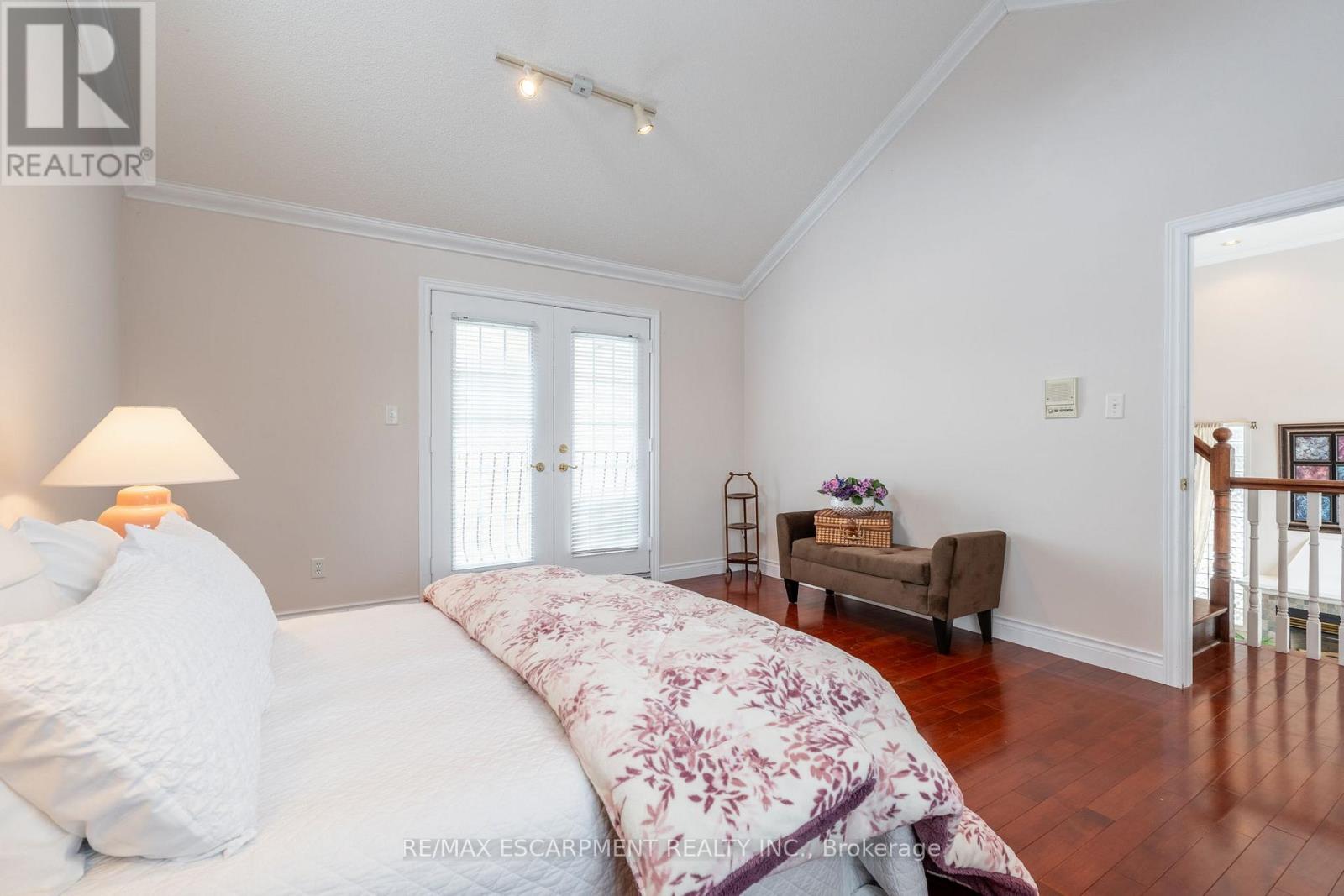 1401 Tamworth Court, Burlington, Ontario  L7P 4V3 - Photo 37 - W12020330
